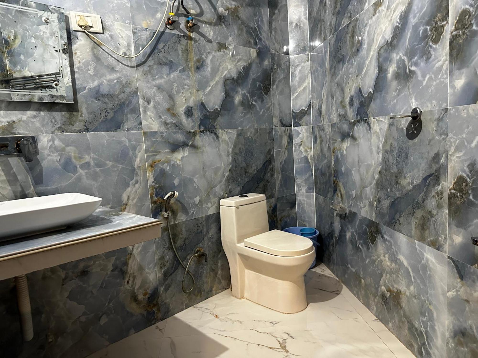 آغْرا Taj Castle A Boutique Homestay المظهر الخارجي الصورة