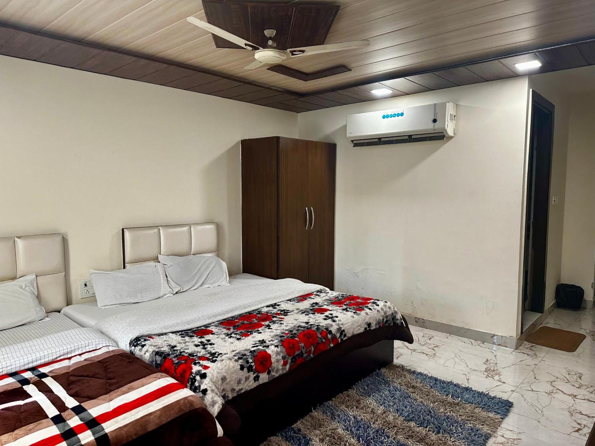آغْرا Taj Castle A Boutique Homestay المظهر الخارجي الصورة